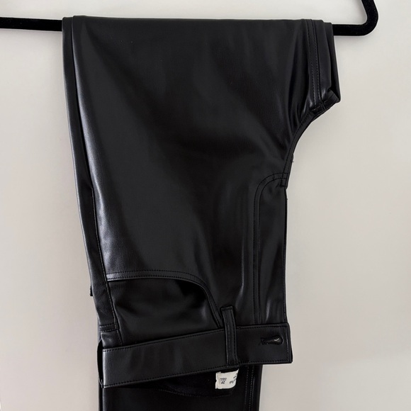 Abercrombie & Fitch Curve Love High Rise 90s Straight Vegan Leather Pant - Picture 7 of 10